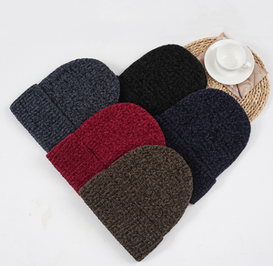 Chapeau d'hiver pour femme en tricot jacquard 100% acrylique noir élégant, style ski décontracté pour adultes, MILIENZ SPORTS & APPAREL - Product Image 5