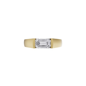 Bague de fiançailles et de mariage Aarinya Sovereign Horizon pour homme, en or 14 carats, avec diamant de laboratoire taille émeraude, demi-sertie, certifiée IGI - Product Image 1