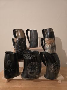 Jarra de Cerveza Rústica, Hecha a Mano, de Cuerno Natural Pulido, Ecológica y Sostenible, para Fanáticos de la Edad Media, los Vikingos y la Fantasía - Product Image 3