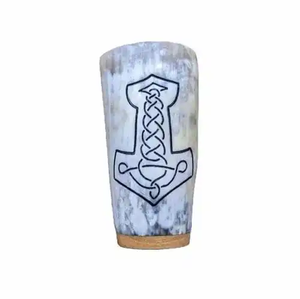 Tasse Viking en corne de buffle faite à la main pour les fêtes et les toasts Koi Drinkware - Product Image 4