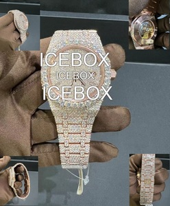 Montre-bracelet pour homme en acier inoxydable avec cadran en verre entièrement serti de diamants Moissanite, résistance à l'eau 10 bars, fermoir de bracelet - Product Image 4