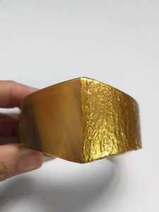 Bracelet manchette géométrique en corne de vache, bijou moderne chrétien unisexe, cadeau - Product Image 1