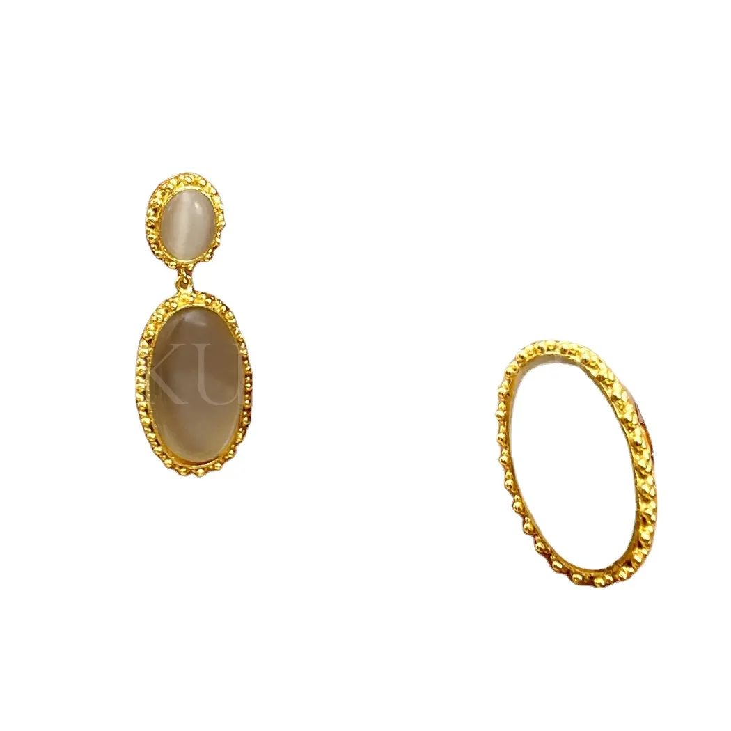 Set di gioielli in pietra preziosa multicolore di design placcato oro di anello regolabile e orecchino di alta qualità in gioielli in ottone buono