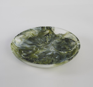 Assiette de service ronde en résine époxy faite à la main, design marbré poli, passe au lave-vaisselle, vaisselle écologique pour les fêtes, les mariages, les cadeaux - Product Image 3