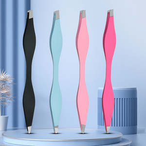 Pince à épiler professionnelle pour extensions de cils volume russe, à pointe étroite 75°, avec revêtement en papier doré et pointe en titane doré - Product Image 1