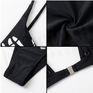 Ensemble de yoga 2 pièces imprimé papillon bleu avec finition dorée, body à col en V profond et jupe portefeuille longueur genou - Product Image 4