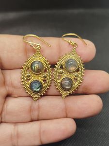 Boucles d'oreilles pendantes bohèmes plaquées or 18 carats avec labradorite bleue, nouveau design, bijoux fantaisie en laiton pour femmes - Prix de gros - Product Image 4