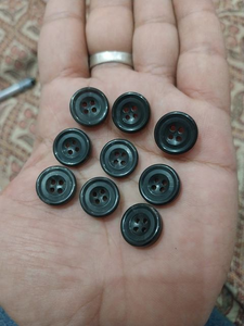 Boutons de chemise durables, écologiques, faits à la main, à 4 trous, en corne de bœuf et de buffle naturelle véritable pour costumes masculins - Product Image 4