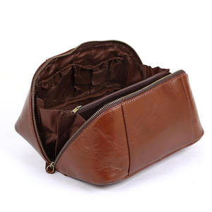 Bolsa de Aseo de Viaje Vintage Personalizada, Encerada y de Cuero, para Hombre, para Guardar Artículos de Afeitado y Cosméticos, en Venta - Product Image 4