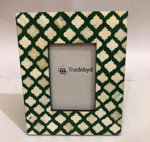 Cadre photo créatif en résine de luxe fait main avec finition brillante - Cadre décoratif design par Tradebyd - Product Image 6