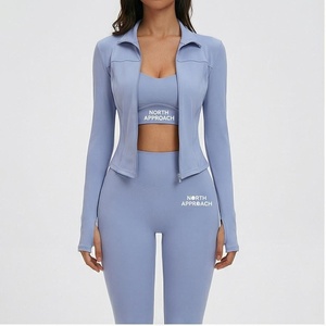 Ensemble de yoga 2 pièces North Approach, fermeture éclair intégrale sur le devant, noir uni, tissu respirant, vêtements de sport pour femmes - Product Image 1