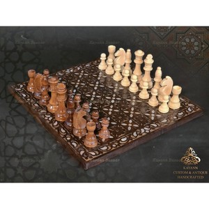 Jeu d'échecs artisanal en bois de Sheesham avec incrustations en laiton |   Jeu de société indien en bois en gros - Product Image 1