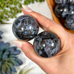 Vente en gros de sphère de cristal larvikite de style Feng Shui de haute qualité boule d'agate métaphysique de guérison pierre précieuse boule de cristal de décoration intérieure - Product Image 6
