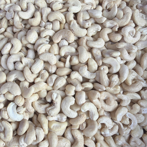 Vente en gros de noix de cajou jumbo du Vietnam, noix de cajou entières biologiques W180 W210 Santigo, OEM, ODM - Product Image 1