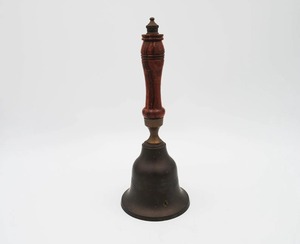 Cloche à main en laiton réglable avec manche en bois pour le chronométrage sportif, l'entraînement des enfants et son sonorité claire - Product Image 2