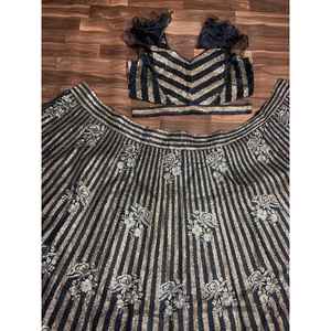 Designer Lehenga Choli pour les fêtes Séquence lourde Travail Vêtements traditionnels chinois - Product Image 2