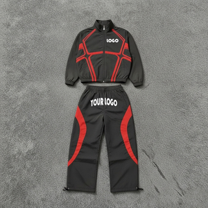 Ensemble coupe-vent personnalisé pour adultes – Veste et pantalon imperméables pour activités de plein air, survêtement sportif avec design multi-couleurs et empiècements - Product Image 3