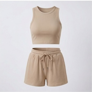Conjunto de 2 piezas para mujer, top corto sin mangas acanalado y pantalones cortos por encima de la rodilla, color sólido, informal, para primavera y verano - Product Image 1