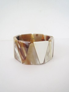 Brazalete de Cuerno de Búfalo Natural Hecho a Mano, Pulido, con Panel Triangular Geométrico, Brazalete Ancho, Estilo Boho Étnico - Product Image 1