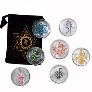 Pirámide de cuarzo dorado Usui Reiki Set Piedra semipreciosa Artesanía Piedra preciosa Ágata Técnica de grabado tallado - Product Image 6