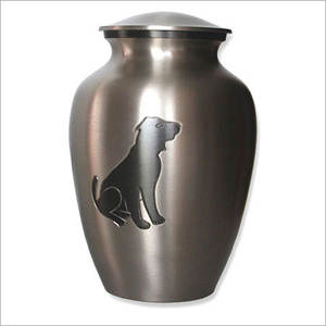 Hermosas urnas de cremación ecológicas, duraderas y personalizables con huella de pata de perro europeo, para cenizas de mascotas, de metal. - Product Image 2
