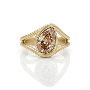 Bague en diamant taille poire couleur champagne de 2,02 carats, cultivé en laboratoire, unisexe, or massif 14 carats, cadeau de fiançailles moderne pour toi et moi - Product Image 1