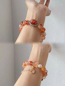 Bracelet de luxe en résine avec motif tourbillon coloré distinctif – Accessoire haut de gamme pour femme moderne - Product Image 2