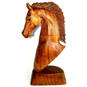 Escultura de Cabeza de Caballo en Madera de Cedro Hecha a Mano - Arte Rústico en Madera Marrón - Venta al Por Mayor - Product Image 1