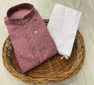 Ensemble kurta pyjama ethnique pour homme, en tissu rayonne avec de riches broderies, idéal pour les événements festifs, les fêtes et les occasions culturelles. - Product Image 1