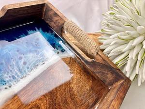 Plateau de service de luxe en résine époxy et bois avec finition élégante pour la vente en gros d'accessoires pour la maison - Product Image 4