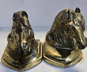 Sujetalibros Clásicos de Aluminio Pulido para una Decoración Atemporal en el Hogar u Oficina, con Diseño Metálico Elegante que Sostiene los Libros de Forma Organizada - Product Image 5