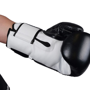 Gants de boxe Muay Thai en cuir PU, style tendance, légers, imperméables, avec sangle de poignet réglable, service OEM personnalisé - Product Image 3