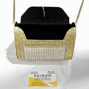 Sac à main en métal fait main moderne pour femme – Sac à bandoulière et pochette tendance et chic - Product Image 1
