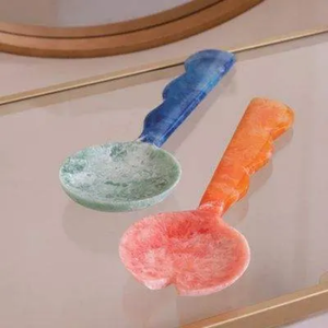 SOFIYA CRAFT Ensemble de 2 Cuillères à Salade en Résine, Manche Perlé Rose, Tête Crème, Léger, Compatible Lave-Vaisselle, Fabriqué en Inde, Fait Main - Product Image 4