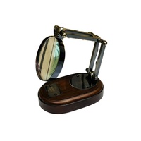 Loupe vintage en laiton noir réglable sur base en bois |   Loupe de bureau classique