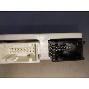ECU และโมดูลคอมพิวเตอร์มือสองสำหรับรถยนต์ซีรีส์ 3 รุ่น 66216982402 - Product Image 6