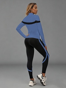 Ensemble de sport moderne Atlaset trois pièces pour femme : soutien-gorge de sport, leggings taille haute et veste en spandex extensible sans coutures – OEM - Product Image 2