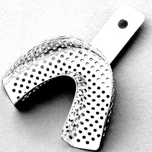 Bandejas de Impresión Dental Profesionales de Acero Inoxidable para Dientes Superiores e Inferiores, Precio Económico, Bandeja de Impresión Dental de Grip Surgical - Product Image 1