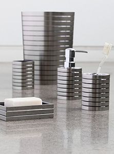Elegante Juego de Baño de Acero Inoxidable para Renovaciones de Baños Modernos, Diseñadores de Interiores y Proyectos de Mejoras del Hogar - Product Image 4