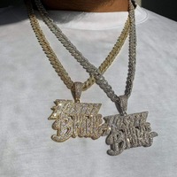 Collier Pendentif Hip Hop Glacé de Qualité Supérieure, Chaîne Unisexe, Sertissage Pavé de Diamants, Plaqué Or 18K, Style Bouclier, Cadeau