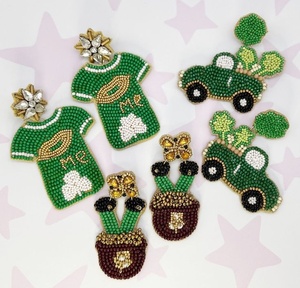 Pendientes de diseño clásico con cuentas y forma de sombrero de duende, color verde, para el Día de San Patricio, adornos para un look premium para mujer - Product Image 5