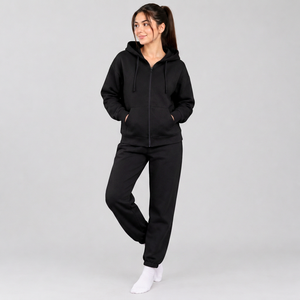 Survêtement de sport personnalisé pour femme, coupe classique, tenue d'entraînement avec options d'impression sérigraphique et de broderie - Product Image 2