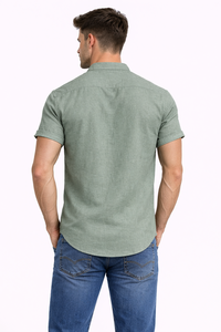 Camisa de Hombre con Cuello Mao en Mezcla de Lino Verde Salvia – Manga Corta, Casual, Veraniega, con Botones y Bolsillo en el Pecho, Ligera - Product Image 3
