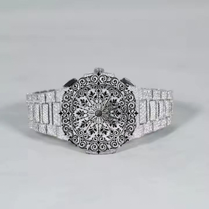 AMBER JEWELS นาฬิกาข้อมือหรูหราสำหรับทุกเพศ สีเหลือง/ทองคำขาว ทรงสี่เหลี่ยม ควอตซ์ นาฬิกาดำน้ำ นาฬิกาปลุก สายขนาด 20 มม. ตัวล็อคแบบพับได้ เข็มเรืองแสง - Product Image 3
