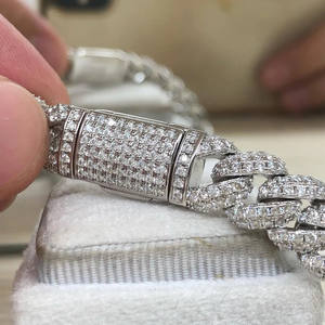 Pulsera de Eslabones Cubanos Miami de 10 mm, Plata de Ley 925 con Baño de Rodio, Diamantes de Moissanita VVS, Estilo Hip Hop Iced Out, Regalo para Hombre - Product Image 4