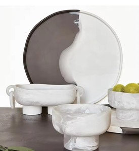 Assiette de service en résine écologique de qualité supérieure avec un design durable pour la décoration intérieure et une utilisation multifonctionnelle - Product Image 2