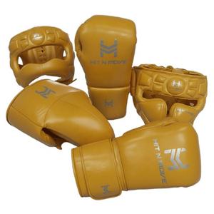 Nuevo Conjunto de Entrenamiento de Kick Boxing Profesional con Cierre de Cordones Negro y Dorado, Logotipo Personalizado y Guantes de Cuero Vacuno Genuino - Product Image 6