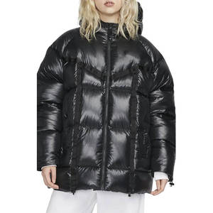 Chaqueta de Invierno Acolchada Negra para Mujer, Tendencia 2026, con Capucha, Manga Larga, Color Sólido, Relleno Grueso de Poliéster, Cierre de Cremallera - Product Image 5
