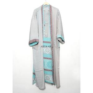 Kimono de Seda 100% Pura, Ligero, Estilo Vintage, Bata de Sari, Vestido Suave para Fiesta en la Playa, Kimono de Seda Hecho a Mano en India - Product Image 4