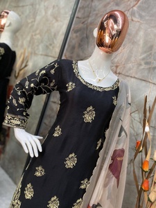 EXCLUSIVO SALWAR KAMEEZ DE DISEÑADOR CON BORDADO DE LENTEJUELAS EN CHINON, TRADICIONAL PARA BODAS, DE SECADO RÁPIDO, CON SHARARA DE VOLANTES COMPLETOS - Product Image 2